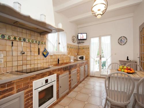 Kitchen, Villa in Bagnols with Pool  Near Nature Parks near La Bastide du Clos des Roses