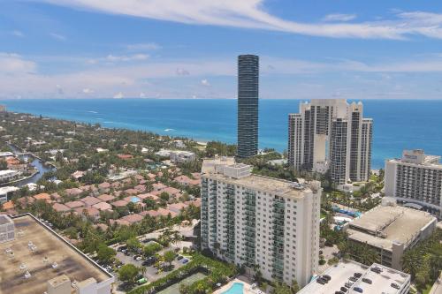 Ocean Reserve Condominium in Miami Beach, USA