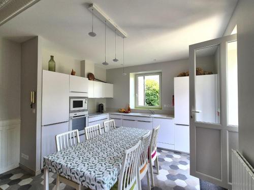 酒店外观, Charming house close to the centre in Granville in 格朗维勒