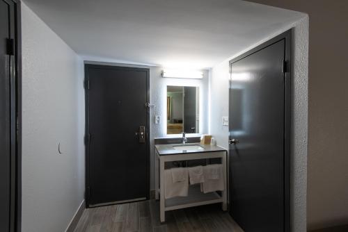 Regency Inn And Suites in Városközponthoz közel