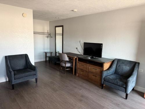 Western Inn - image 7