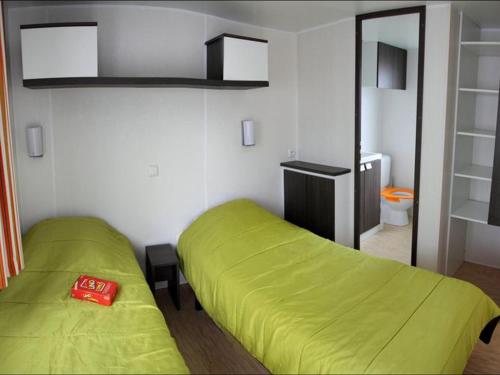 Mobil-home pour 4 personnes avec terrasse - API-1-52-341 in La Chaize-Giraud