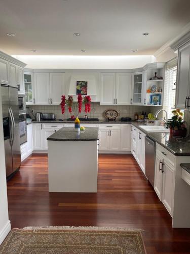 Westbay Villa near Granville Street Mall/Granville Street