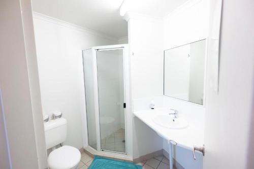 1770 Beachside Backpacker Room Type - Queen Plus 1 with Ensuite