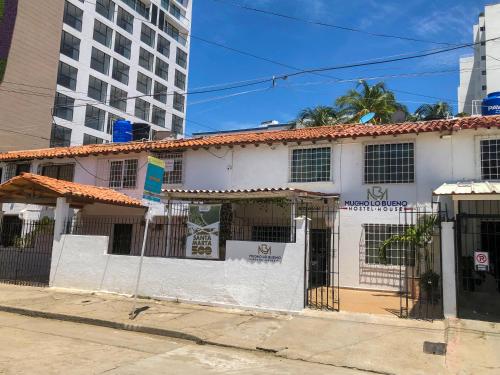 Mucho lo Bueno - Hostel House