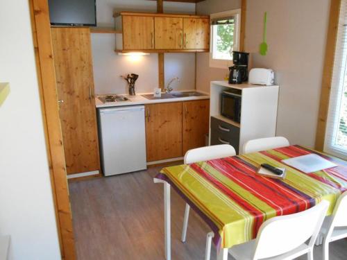 Chalet cosy avec terrasse pour 4 personnes - API-1-52-406 in 吉蒙孔
