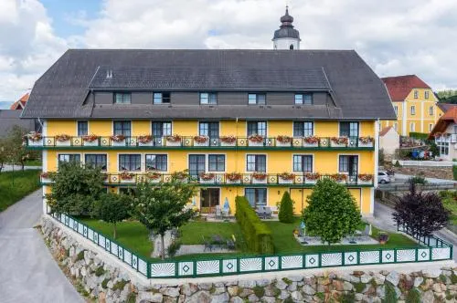 Florianihof in Miesenbach, Österreich