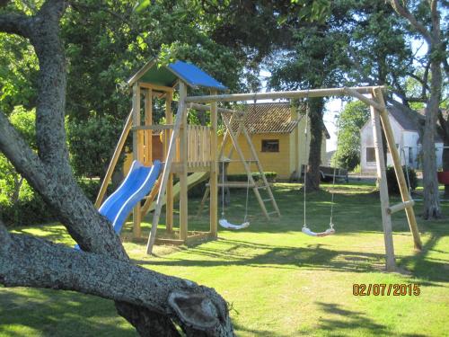 Playground, Nygammelsø Bed & Breakfast in Stege