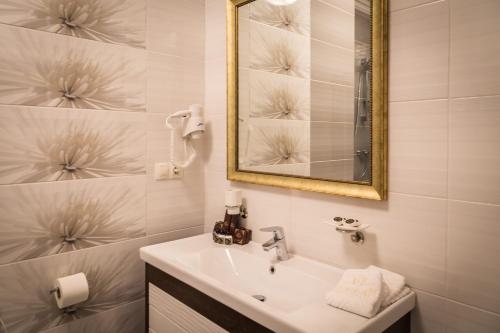 De Volan Boutique Hotel - image 3