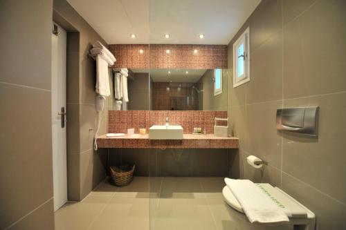 Almira Suites