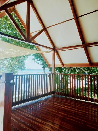 Seabreeze Bangalow in Teluk Dalam