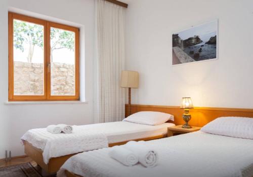 Apartment and Rooms Villa Marijo 1