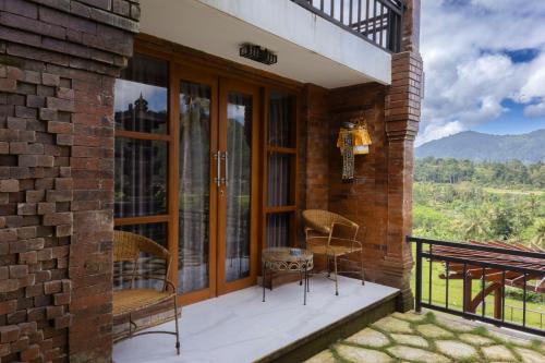 Balcony/terrace, Cempaka Guesthouse in Sidemen