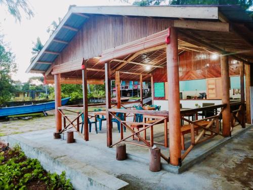 Seabreeze Bangalow in Teluk Dalam