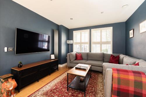 Gorgeous central 3 bed house free parking & garden, Edinburgh (photo 7)