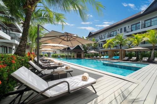 Howard Johnson by Wyndham Phuket Naiyang - 발코니/테라스
