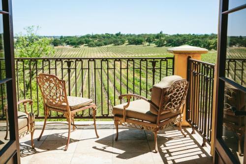 Удобства, CaliPaso Winery & Villa in Wellsona