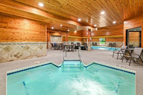Comfort Inn Rhinelander - 수영장