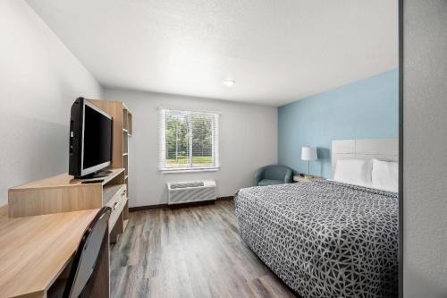 WoodSpring Suites Jackson Hub City - image 13