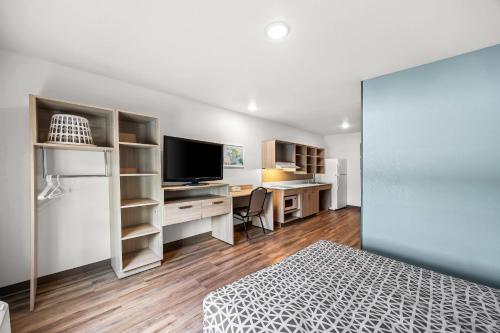 WoodSpring Suites Jackson Hub City - image 2