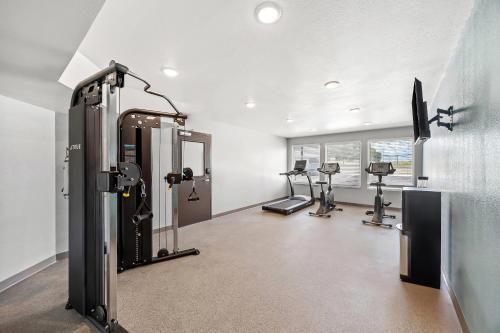 WoodSpring Suites Jackson Hub City - image 4
