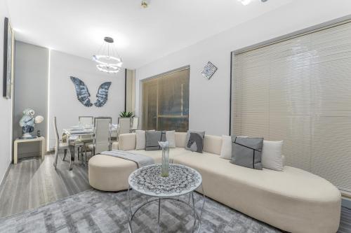 MNB LIVIN Silver Aviary 2Bed Boulevard Central, Dubaj (zdjęcie 3)