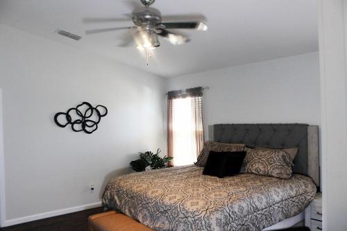 Luxurious 5-Bedroom Retreat with Saltwater Pool and Spa in Elk Grove