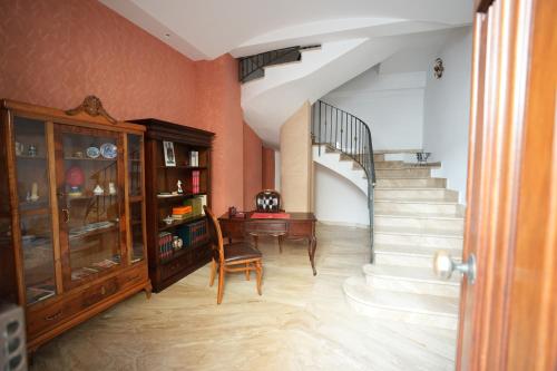 Rosemary Home