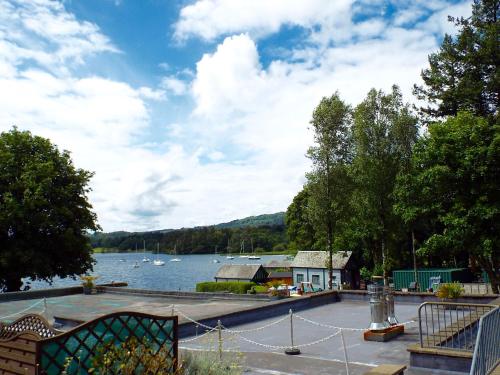 Wateredge Inn - image 2