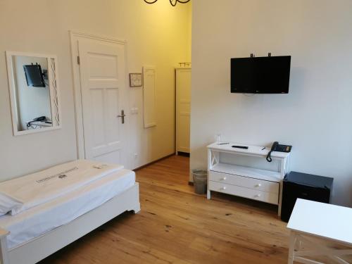 1 twin bed