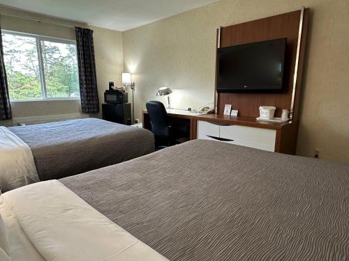 Quality Inn near Toms River Corporate Park in Manchester Township, USA