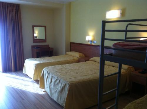 Hotel Ciutadella - image 5