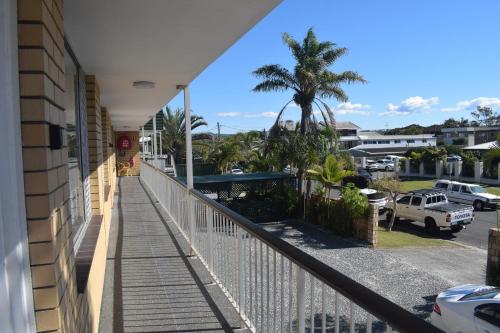 A szálláshely kívülről, The Queenslander Motel in Palm Beach
