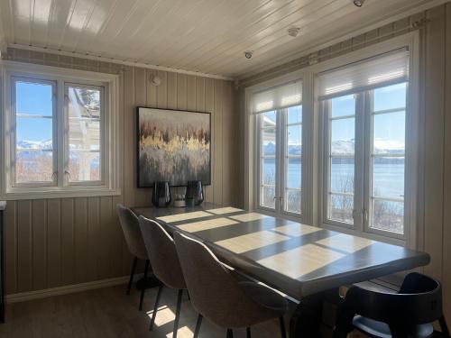 Instalaciones, Centrally Located Cabin by the Sea - Sortland in Sortland