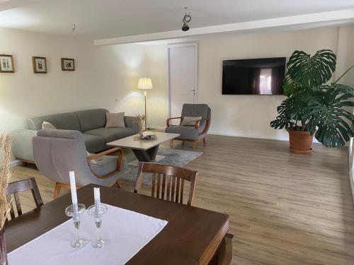 Koplietošanas atpūtas telpa ar TV, Guest House Chalistavi in Tsageri