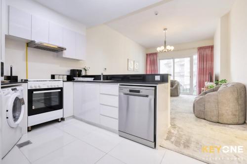 Viridis Living Chic and Spacious 1BR, Дубай (фото 3)