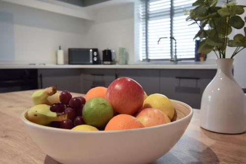 New! Four bedroom spacious property 'The Hideaway' at Calver Arms in Calver