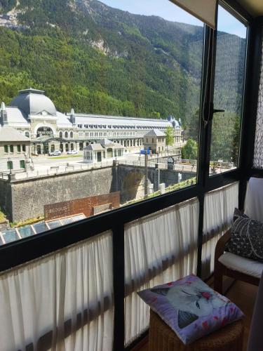 El Mirador de la Estación (El Mirador de la Estacion) in Aisa