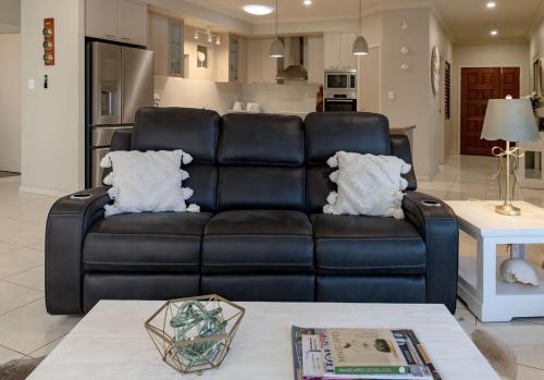 5BR with pool, games room, sleeps up to 10 guests, Burrum Heads (Foto 9)