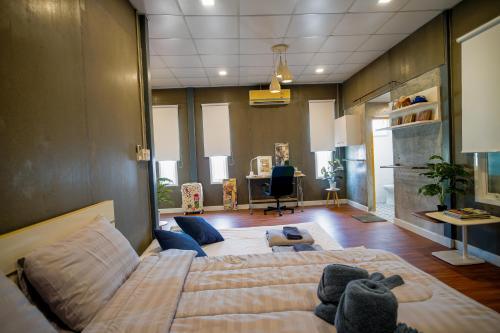 Mama's Tree Homemade Croissant, Bed & Breakfast near Suan Son (Phe Arboretum)