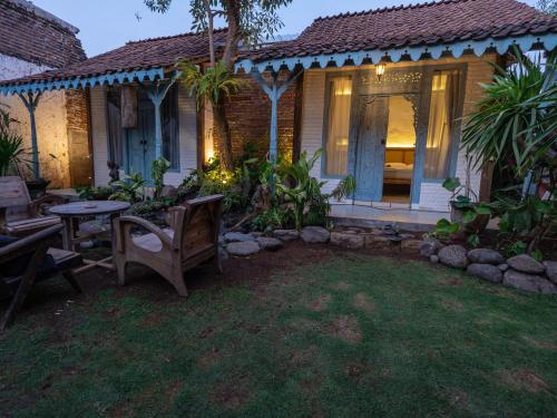 สวน, แฮปปี้ เฮาส์ บีเอ็นบี โบรโม แบ็คแพคเกอร์ (Happy House BnB Bromo backpacker) in โปรโบลิงโก้