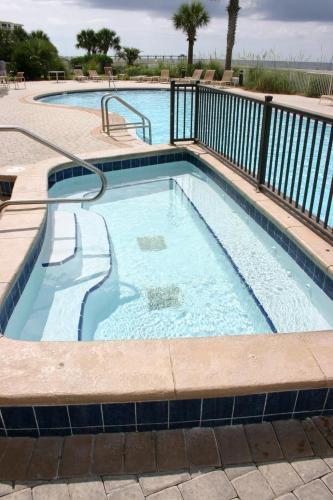 Azure Sandcastle Apartment - image 8