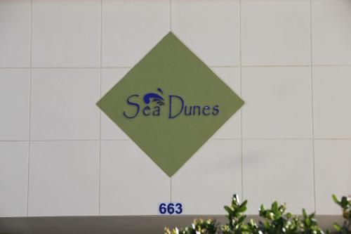 3rd Floor SeaDunes Apartment - main image