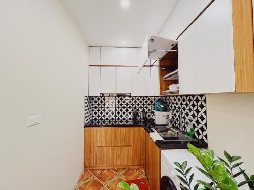 Peaceful Apartment | Prime Tay Ho Location* 202 - 주방
