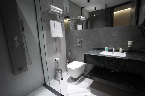 Roya Downtown Boutique Hotel - image 14