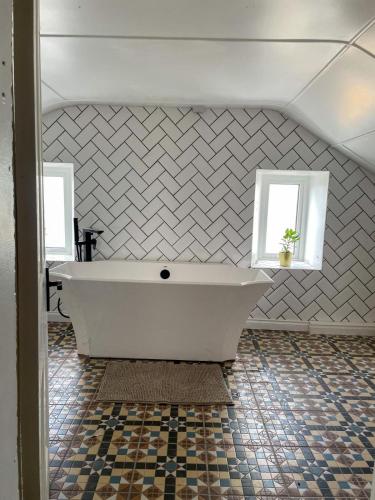 Traditional farm house in Antrim in แอนทรีม