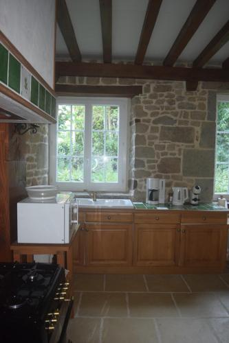 Le Vieux Pressoir de La Forêt Auvray (Le Vieux Pressoir de La Foret Auvray) in Ménil-Hermei