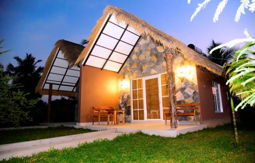Coco Village Hotel Chilaw in Chilaw