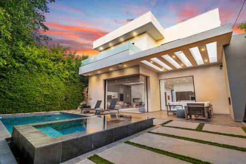 Laurel K Villa, Лос-Анджелес