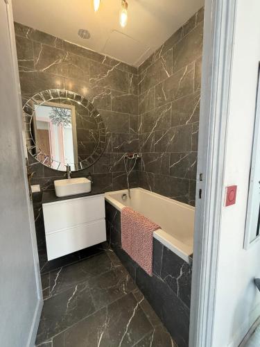 Charming house near Center Nice with new air conditioner, Nizza (foto 10)